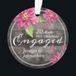 Le premier Noël de la florale russe<br><div class="desc">Un ornement photo avec des fleurs poinsettia aquarelle et texte réglable. arrière - plan texturé en bois rustique. Partagez votre photo fiançailles et votre moment spécial avec votre famille et vos amis.</div>