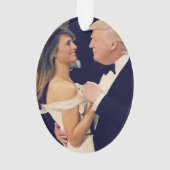 Le président Trump et Melania Dancing (dos)
