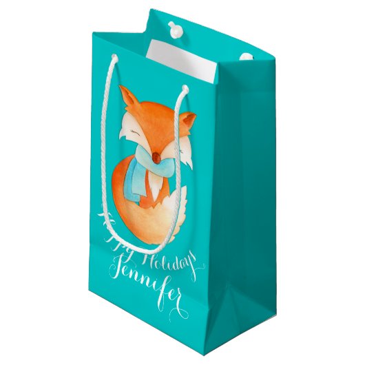 Le renard mignon a enveloppé le sac de cadeau de (Devant Angle)