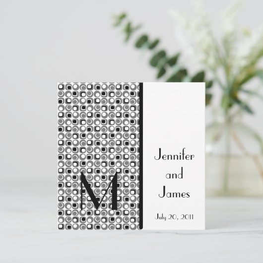 Le rétro monogramme de faire-part de mariage (Debout devant)