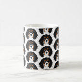 Le roi Cavalier Charles Spaniels sur la Mug (Centre)