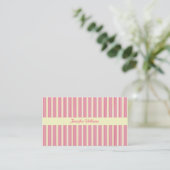 Le rose barre le carte de visite (Debout devant)