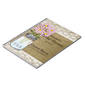 Le rose de pot de maçon fleurit le livre d'invité (Côté gauche)