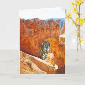 Le rouge arque la carte de voeux (Fleur jaune)