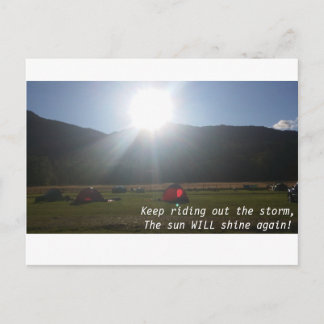 Le soleil brille la carte postale