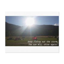 Le soleil brille la carte postale