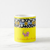 Le soleil est partout ce papillon floral de Mug (Centre)