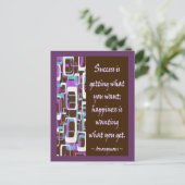 Le Succès Est... Carte postale (Debout devant)