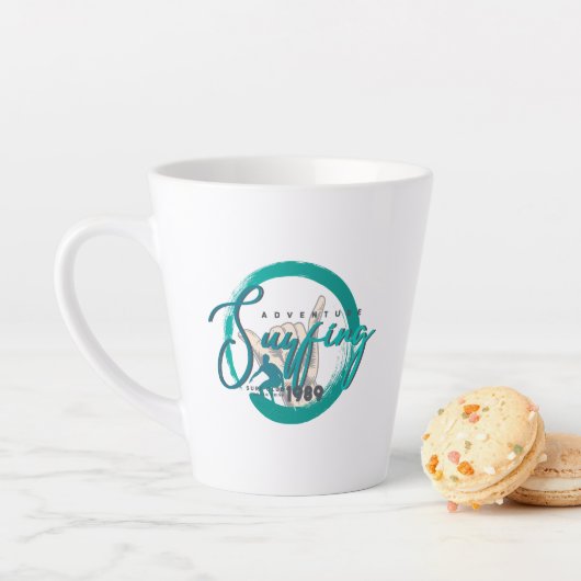 Le surf | Latte Mug (En situation)