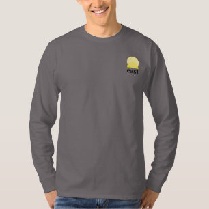 Le T-shirt à la longue tête à la fumée gris