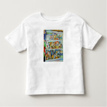 Le T-shirt de l'enfant avec des étagères des