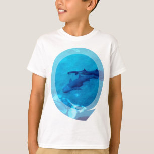 Le T-shirt de l'enfant de paires de requin