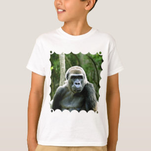 Le T-shirt de l'enfant de profil de gorille