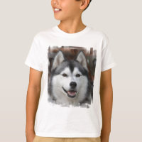 Le T-shirt de l'enfant enroué de chien