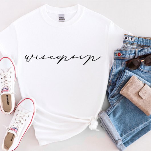 Le T-shirt de l'État féminin du Wisconsin Script