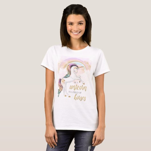 Le T-shirt des femmes de licorne d'arc-en-ciel (Devant entier)