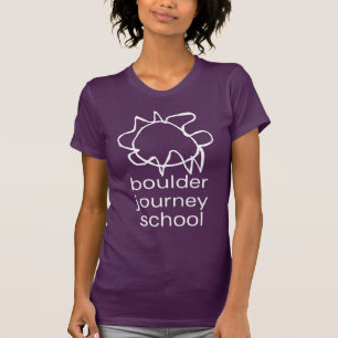 Le T-shirt des femmes d'école de voyage de Boulde