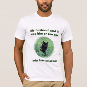 Le T-shirt drôle des femmes de chat noir ou de