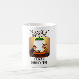 Le tisonnier les tiennent tasse de rivière