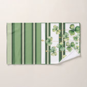 Le trèfle irlandais et les rayures vertes pour la  (Serviette à main)