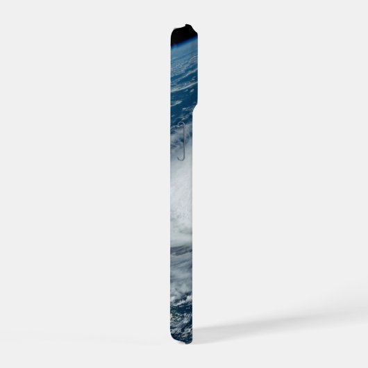 Le typhon Hinnamnor. (Côté droit)