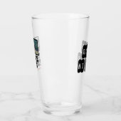 Le verre de boisson à la main de Mamie (Gauche)