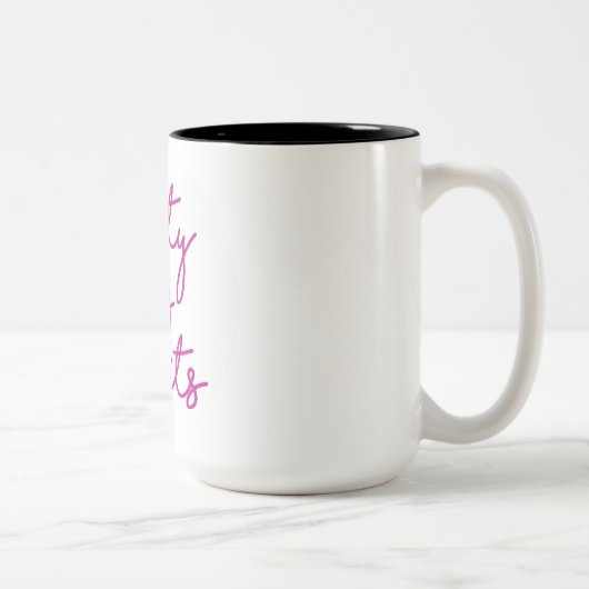 Le verre de Kristy tricote la tasse (Droit)