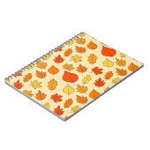 Leaf Concept Pattern. Leaf Herfst and Autumn Symbo Notitieboek (Linkerzijde)