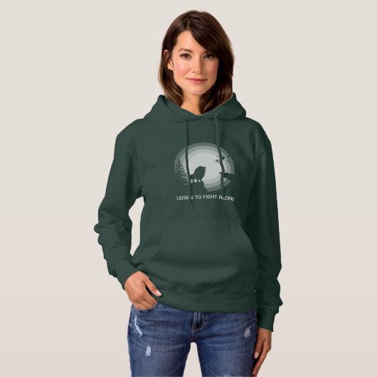 Learn to Fight Alone – Lion Under Moonlight Hoodie (Voorkant volledig)