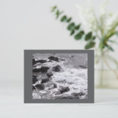 L'eau est une carte postale magique (Debout devant)