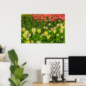 l'éclosion de tulipes dans un parc papier affiche (Bureau à domicile)