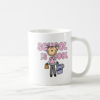 L'école est tasse fraîche de trempoline