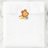 Lecture Cartoon Lion autocollant rond (Sac)