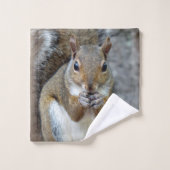 L'écureuil qui aime la noix (Gant de toilette)