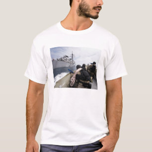 Leden van het bezoek, de raad van bestuur, de huis t-shirt