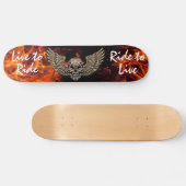 Leef tot Ride Skull en Wings met Flames Skateboard (Horizontaal)