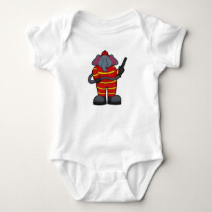 Leefmiddel als brandweerman met slang romper