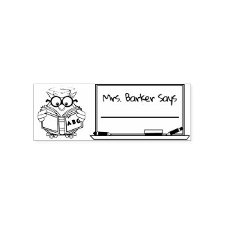 Leerlinge leraar zegt aangepaste rubberen stempel