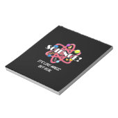 Leerscheikundewetenschap is als een magisch maar e notitieblok (Gedraaid)