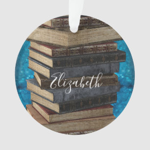 Lees het Book Club Friend Monogram Ornament