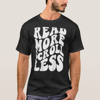 Lees meer woorden in minder retro-scroll op achter t-shirt
