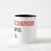 Lees verboden boeken Drink Coffee Fight Evil Mok (Midden)