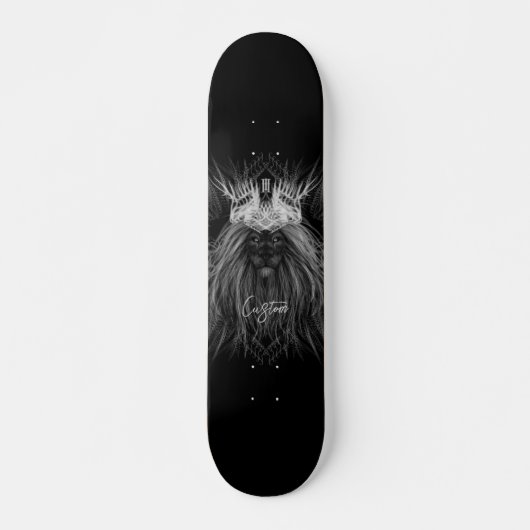 Leeuw met kroonmonogram zwart skateboard (Voorkant)