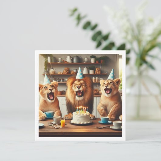 Leeuwen vieren, Leeuwen verjaardagsuitnodiging Feestdagenkaart (Staand voorkant)