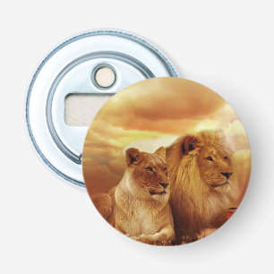 Leeuwstel in de safari button flesopener