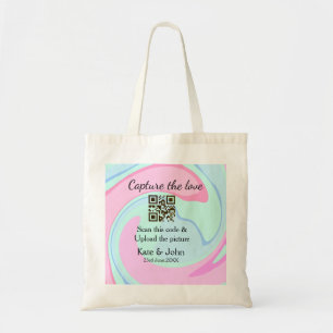 Leg de liefde vast en voeg een QR-scan toe met mar Tote Bag