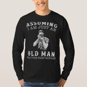 Leg een glimlach vast met een fotograaf die ervan t-shirt