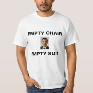 Lege stoel, leeg pak t-shirt