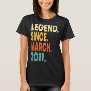 Legend sinds maart 2011 Boy Girl 12 jaar oud 12 T-shirt