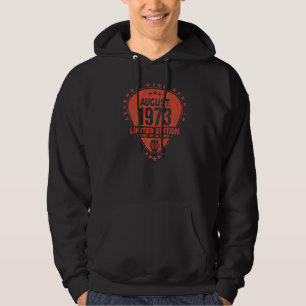 Legenda werd in augustus 1973 in Guitar geboren Hoodie